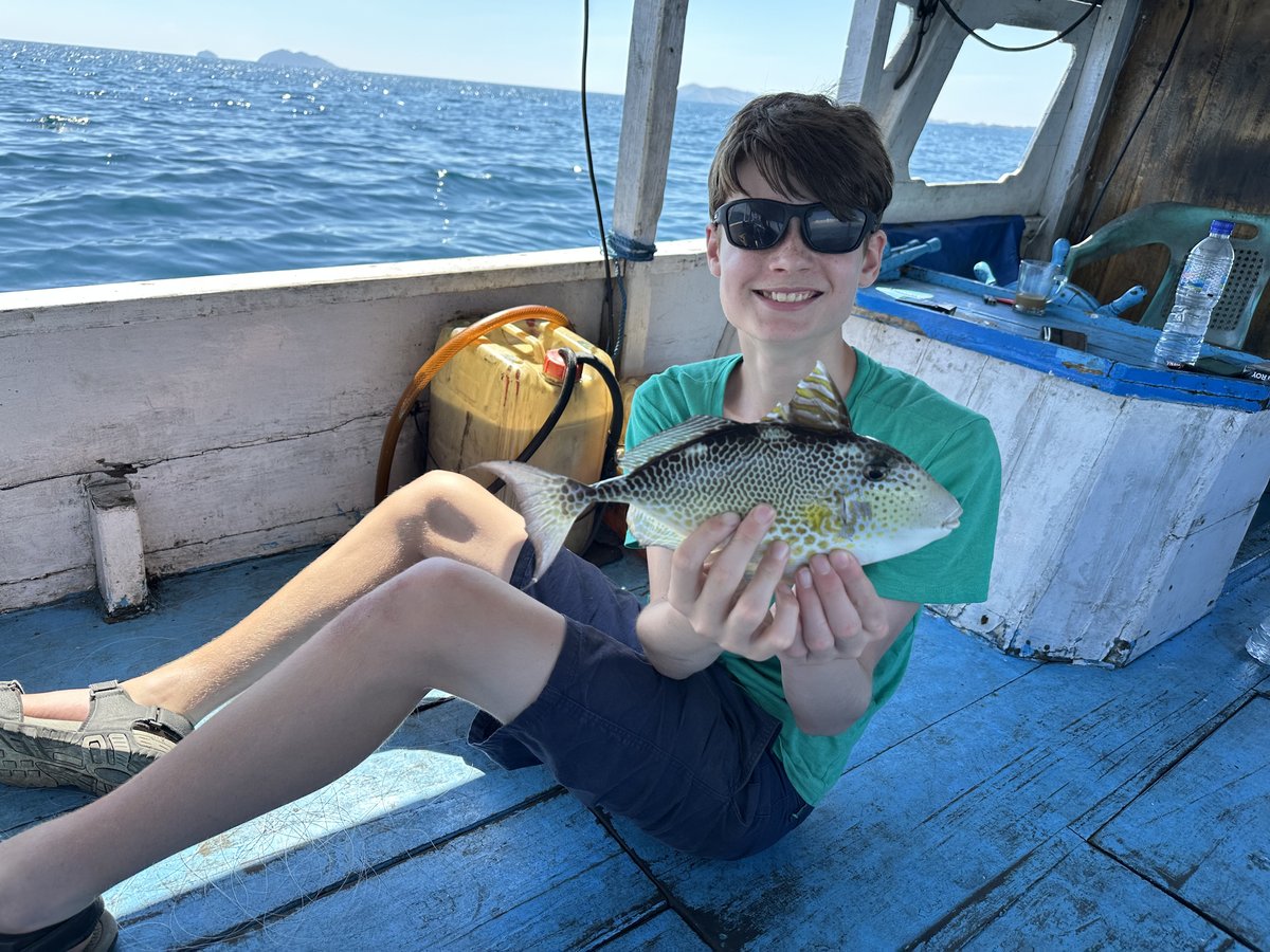 Labuan Bajo fishing and sunset cruise